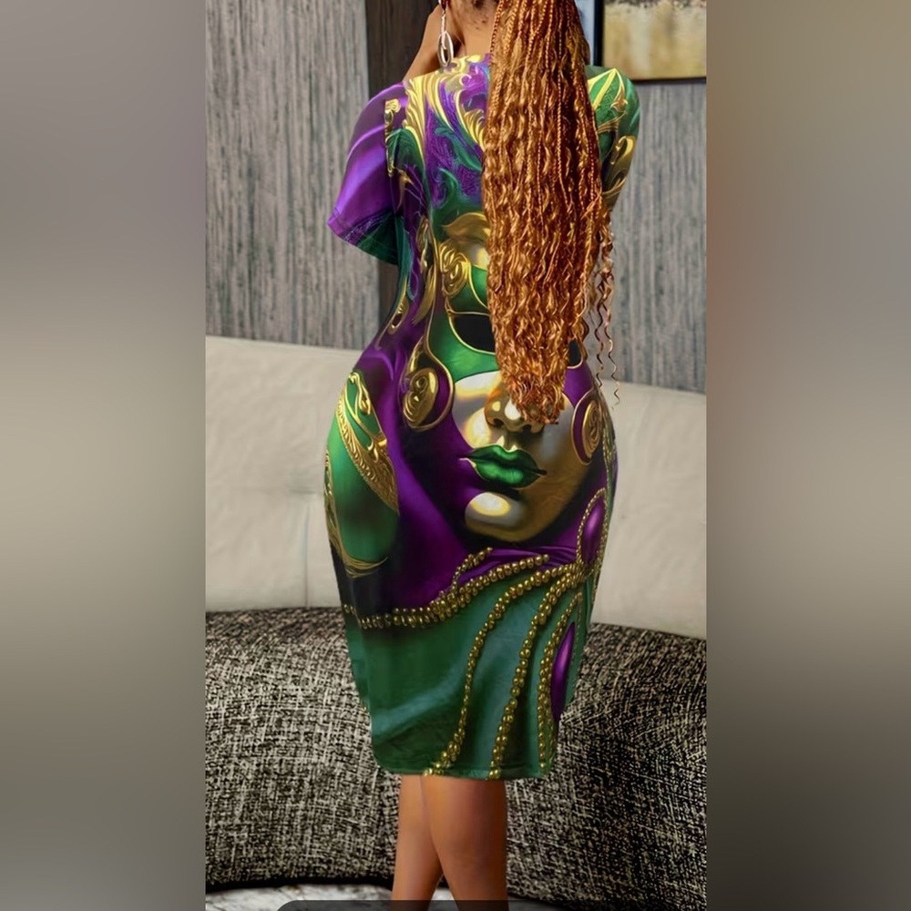 Elegant Mask Print Midi Dress - Picture 7 of 16